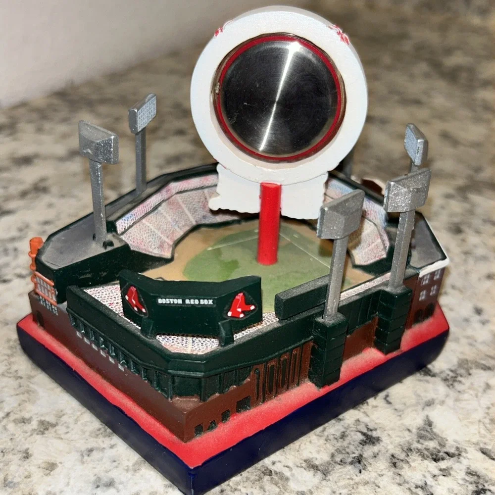 Boston Red Sox Fenway Park Vintage Collectors Stadium‎ Clocks Mini Stadium